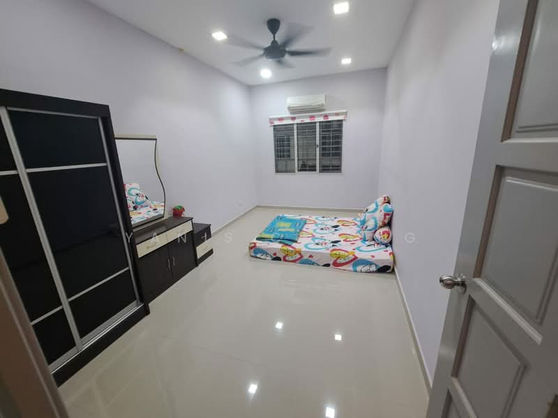 2-storey Terraced House for Sale in Taman Wangsa Permai (Kepong) - Yanis Cheong - Bedroom - PropertyGuru.com.my