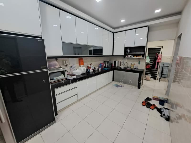 2-storey Terraced House for Sale in Taman Wangsa Permai (Kepong) - Yanis Cheong - Kitchen - PropertyGuru.com.my