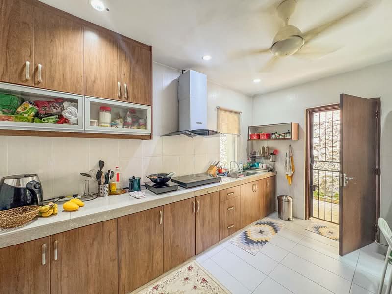 Bungalow for Sale in Seksyen U9 (Shah Alam) - Mohd Aizat Saiful Bahri - Kitchen - PropertyGuru.com.my