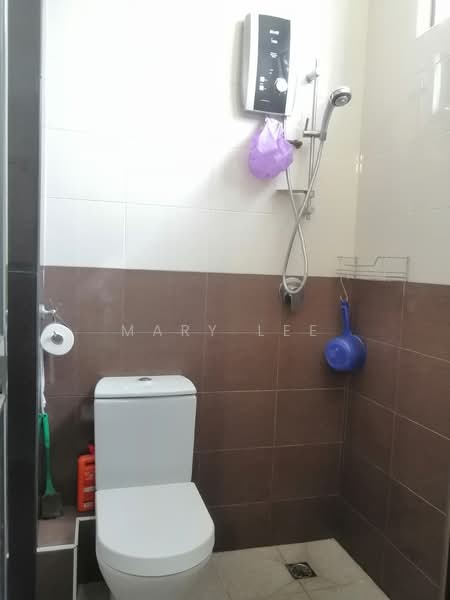 2-storey Terraced House for Sale in Bukit Gambir (Gelugor) - Mary Lee - Shared bathroom - PropertyGuru.com.my