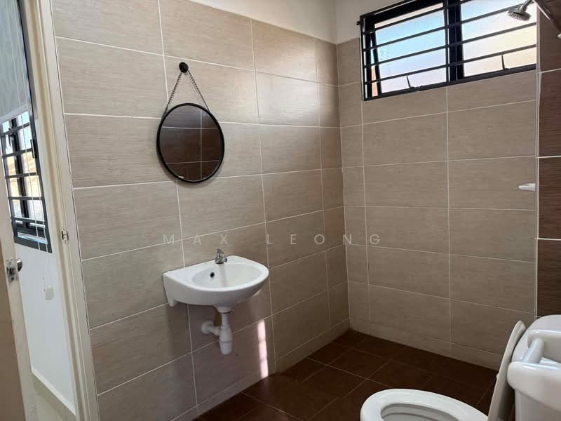2-storey Terraced House for Sale in Bandar Penawar (Kota Tinggi) - Max Leong - Bathroom - PropertyGuru.com.my