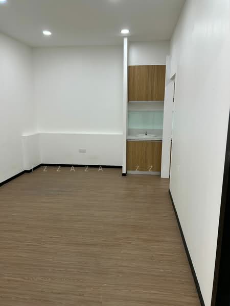 Kedai / Pejabat untuk Disewa di Bukit Jelutong (Shah Alam) - Izzaza Izzati - Interior - PropertyGuru.com.my
