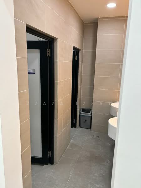 Kedai / Pejabat untuk Disewa di Bukit Jelutong (Shah Alam) - Izzaza Izzati - Bathroom - PropertyGuru.com.my