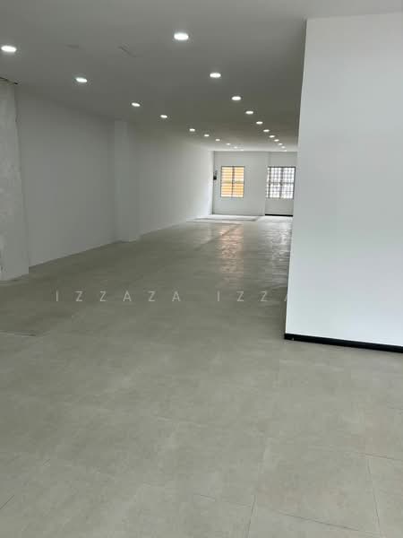Pejabat Runcit untuk Disewa di Bukit Jelutong (Shah Alam) - Izzaza Izzati - Interior - PropertyGuru.com.my