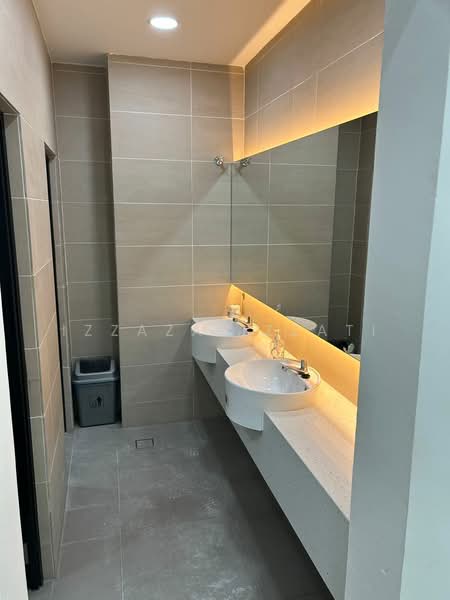 Pejabat Runcit untuk Disewa di Bukit Jelutong (Shah Alam) - Izzaza Izzati - Bathroom - PropertyGuru.com.my