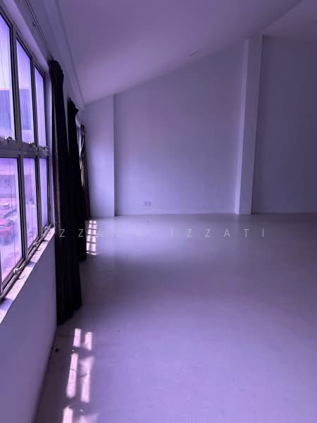 Pejabat Runcit untuk Disewa di Bukit Jelutong (Shah Alam) - Izzaza Izzati - Interior - PropertyGuru.com.my