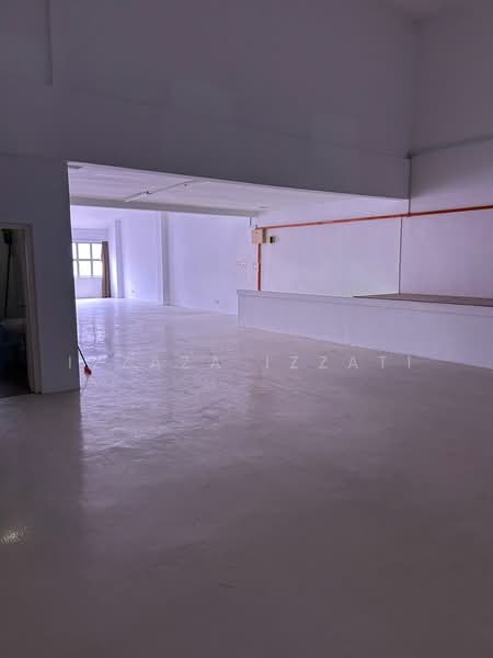 Pejabat Runcit untuk Disewa di Bukit Jelutong (Shah Alam) - Izzaza Izzati - Interior - PropertyGuru.com.my
