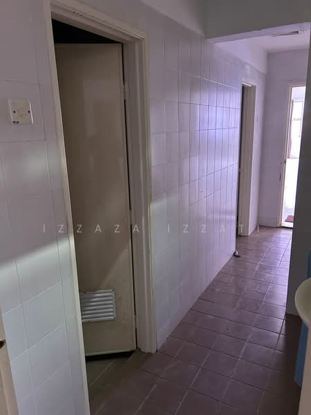 Pejabat Runcit untuk Disewa di Bukit Jelutong (Shah Alam) - Izzaza Izzati - Corridor - PropertyGuru.com.my