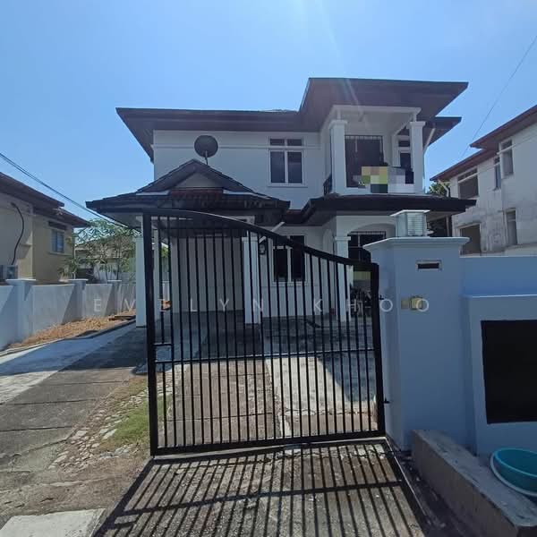 Bungalow for Sale in Bukit Beruntung (Serendah) - Evelyn Khoo - Car Porch - PropertyGuru.com.my