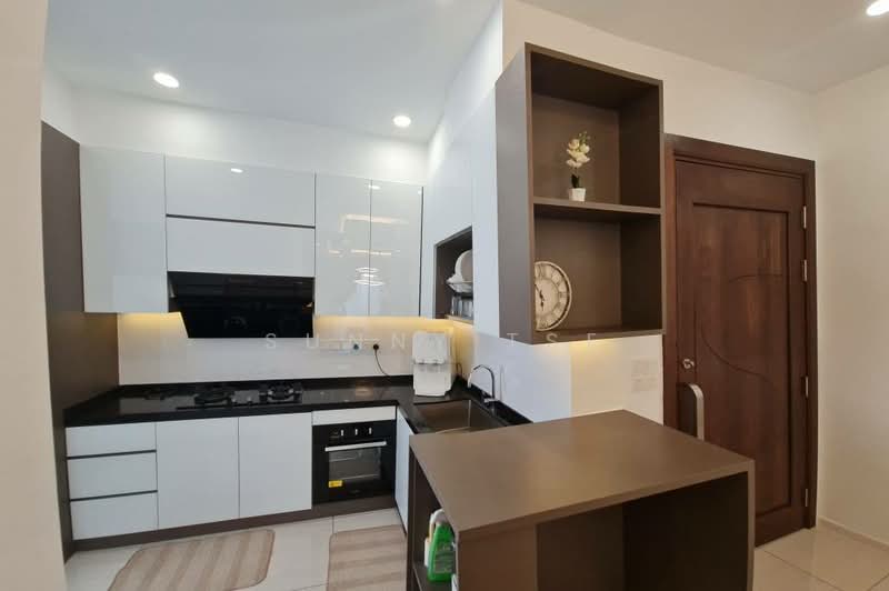 Kondominium untuk Disewa di Queens Residences Q1 @ Queens Waterfront - Sunny Tse - Kitchen - PropertyGuru.com.my