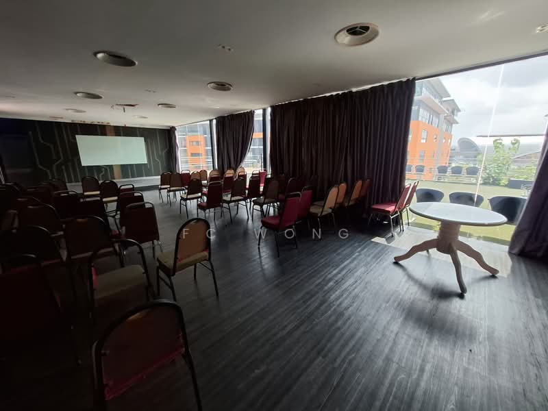 Shop / Office for Rent in Puchong (Selangor) - FC Wong - 3rd Floor or Roof of 4 Story Building - PropertyGuru.com.my
