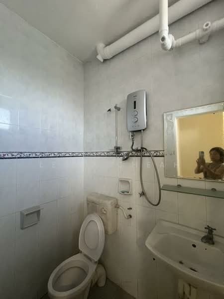 Apartment for Sale at Taman Bagan Lalang Apartment - Leesa Cheah - Bathroom - PropertyGuru.com.my