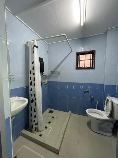 1-storey Terraced House for Sale in Kepong Baru (Kepong) - Yanis Cheong - Bathroom - PropertyGuru.com.my