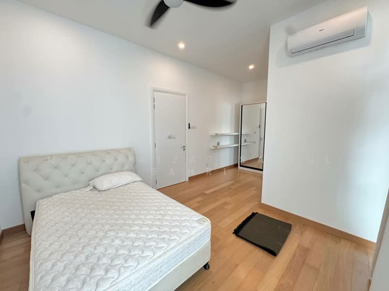 Semi-Detached House for Sale in Cyber 9 (Cyberjaya) - Mohd Aizat Saiful Bahri - Bedroom - PropertyGuru.com.my