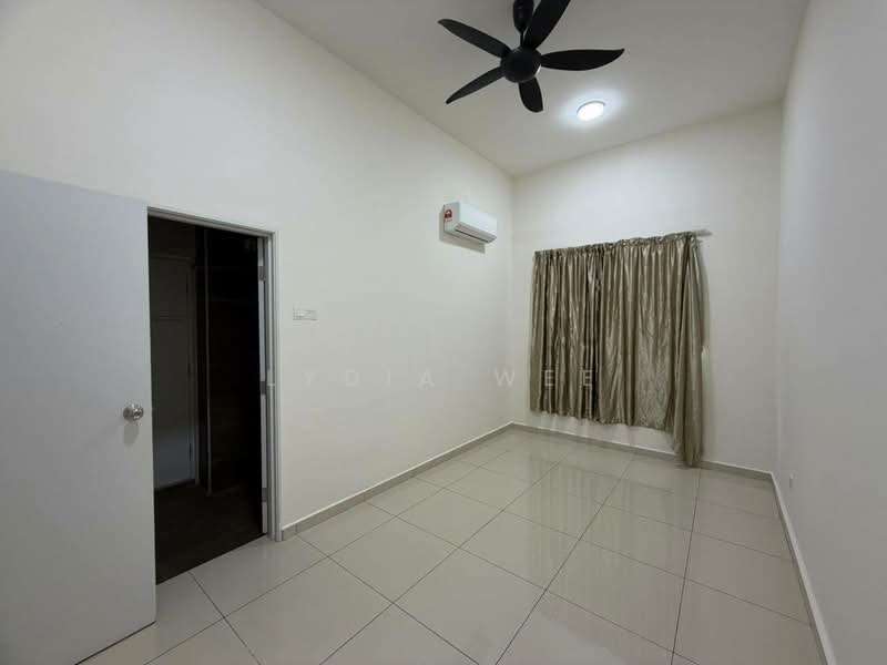2-storey Terraced House for Rent in Taman Sutera Utama (Skudai) - Lydia Wee - Bedroom - PropertyGuru.com.my
