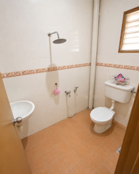 Rumah Teres untuk Dijual di Seksyen 32, Kemuning Green Ville (Shah Alam) - Jim Ling - Bathroom - PropertyGuru.com.my