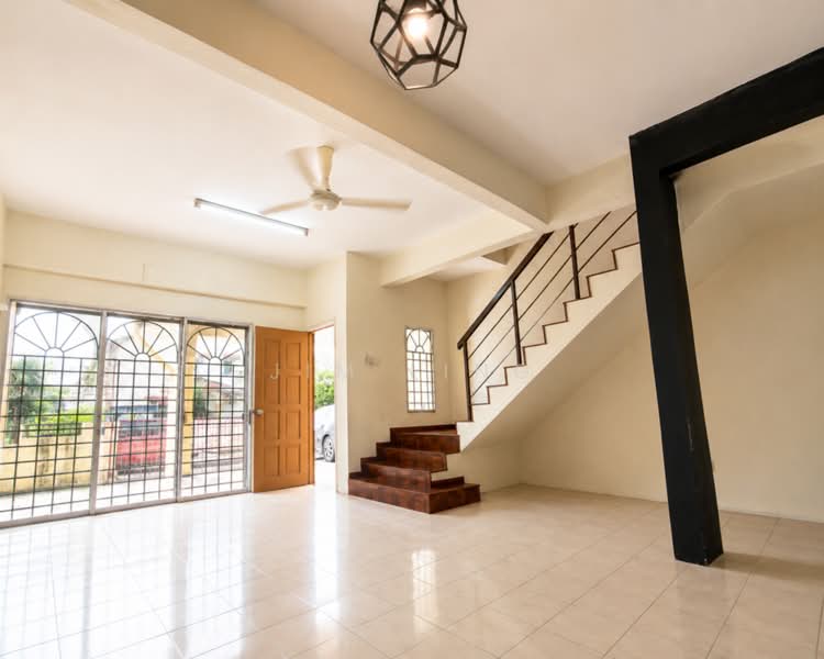 Rumah Teres untuk Dijual di Seksyen 32, Kemuning Green Ville (Shah Alam) - Jim Ling - Living Room - PropertyGuru.com.my