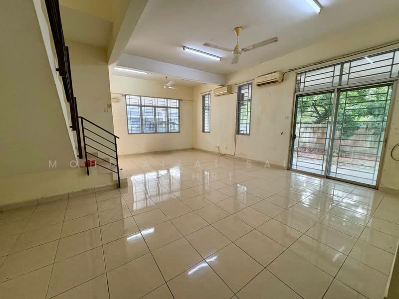 Rumah Teres untuk Dijual di Taman Jelok Impian (Kajang) - Mohd Aizat Saiful Bahri - Living Room - PropertyGuru.com.my