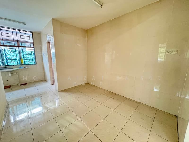Rumah Teres untuk Dijual di Taman Jelok Impian (Kajang) - Mohd Aizat Saiful Bahri - Kitchen - PropertyGuru.com.my