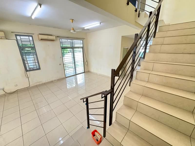 Rumah Teres untuk Dijual di Taman Jelok Impian (Kajang) - Mohd Aizat Saiful Bahri - Living Room - PropertyGuru.com.my