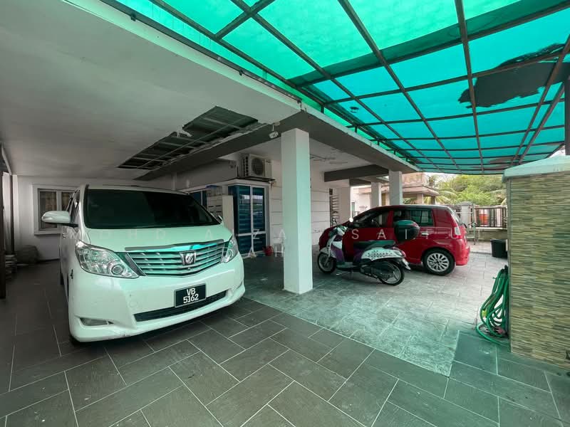 Bungalow for Sale in Bandar Baru Bangi (Selangor) - Mohd Aizat Saiful Bahri - Car Park - PropertyGuru.com.my