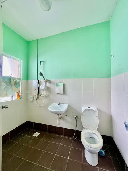 Bungalow for Sale in Bandar Baru Bangi (Selangor) - Mohd Aizat Saiful Bahri - Bathroom - PropertyGuru.com.my