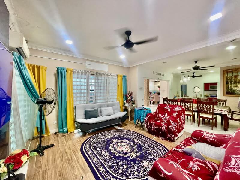 Bungalow for Sale in Bandar Baru Bangi (Selangor) - Mohd Aizat Saiful Bahri - Living Room - PropertyGuru.com.my