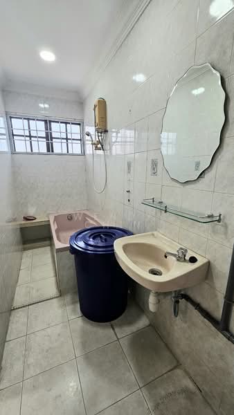 2-storey Terraced House for Rent in TAMAN PUCHONG UTAMA (Puchong) - Wendy Chin - Bathroom - PropertyGuru.com.my