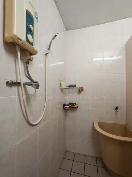 Rumah Teres 1.5 Tingkat untuk Dijual di Kepong Baru (Kepong) - Carmen Lian - Bathroom - PropertyGuru.com.my