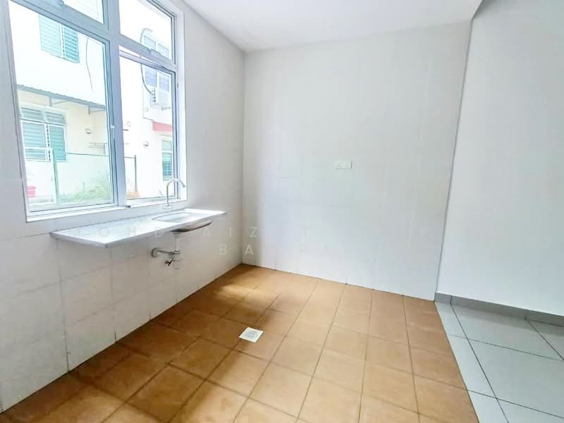 2-storey Terraced House for Sale in Nilai (Negeri Sembilan) - Mohd Aizat Saiful Bahri - Kitchen - PropertyGuru.com.my
