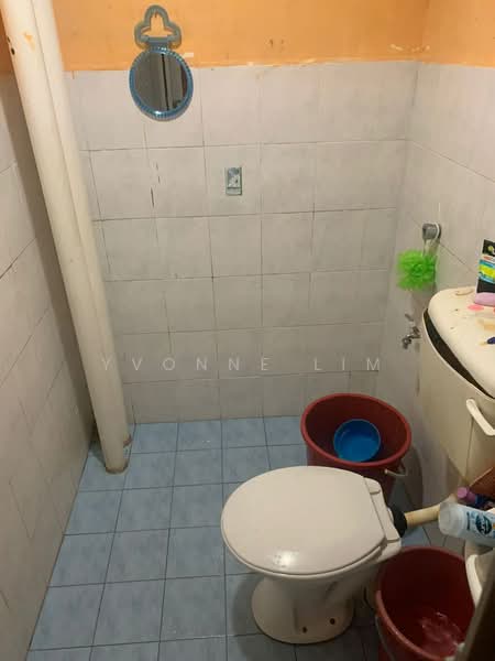 Service Residence for Sale at Villa Krystal @ Bandar Selesa Jaya - Yvonne Lim - Bathroom - PropertyGuru.com.my