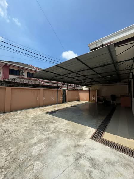 2-storey Terraced House for Rent in Kuching (Sarawak) - Jeno Tan - Exterior - PropertyGuru.com.my