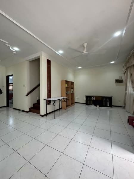 2-storey Terraced House for Rent in Kuching (Sarawak) - Jeno Tan - Living Room - PropertyGuru.com.my