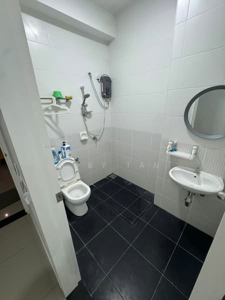 Rumah Teres untuk Disewa di Kota Masai (Pasir Gudang) - Ruby Tan - Bathroom - PropertyGuru.com.my