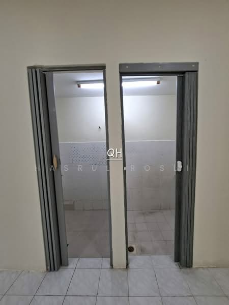 1-storey Terraced House for Sale in Taman Serai Setia (Padang Serai) - Hasrul Rosli - Bathroom - PropertyGuru.com.my