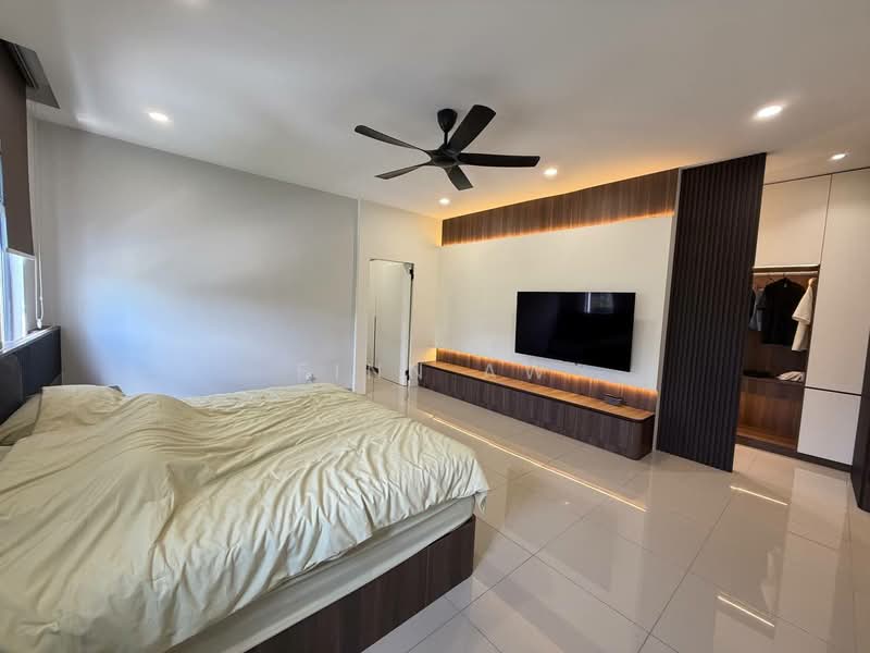 Semi-Detached House for Sale in Seksyen U1 (Glenmarie) - Finn Aw - Master Bedroom - PropertyGuru.com.my