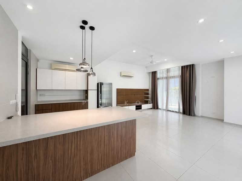 Terraced House for Sale in Desa Parkcity (Kuala Lumpur) - Pat Koh - Island kitchen - PropertyGuru.com.my