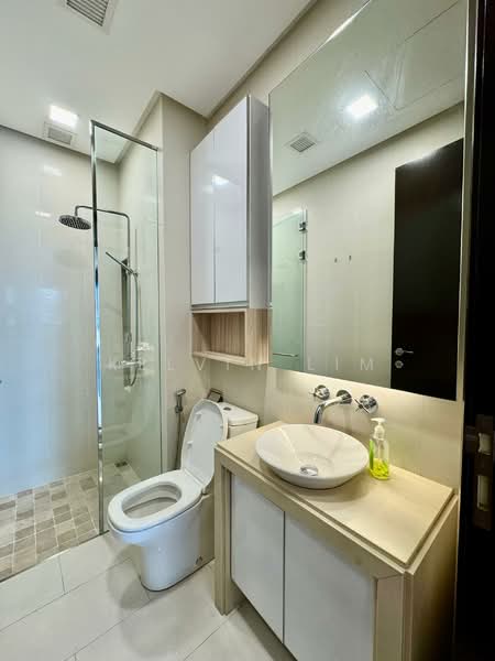 Service Residence for Sale at Straits Quay (The Suites at Waterside) - Kelvin Lim - Bathroom - PropertyGuru.com.my