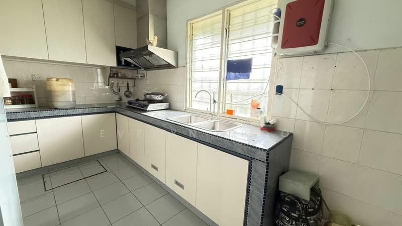 2-storey Terraced House for Sale in Bandar Baru Selayang (Selayang) - Evelyn Khoo - Kitchen - PropertyGuru.com.my
