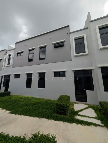 Rumah Teres 2 Tingkat untuk Disewa di Taman Mount Austin (Tebrau) - Jessy Koh - Exterior - PropertyGuru.com.my