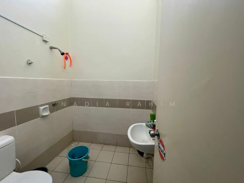 1-storey Terraced House for Sale in Bandar Baru Enstek (Bandar Enstek) - Nadia Rahim - Bathroom - PropertyGuru.com.my