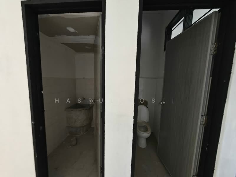 Rumah Teres 1 Tingkat untuk Dijual di Taman Desa Aman (Sungai Lalang) - Hasrul Rosli - Bathroom - PropertyGuru.com.my