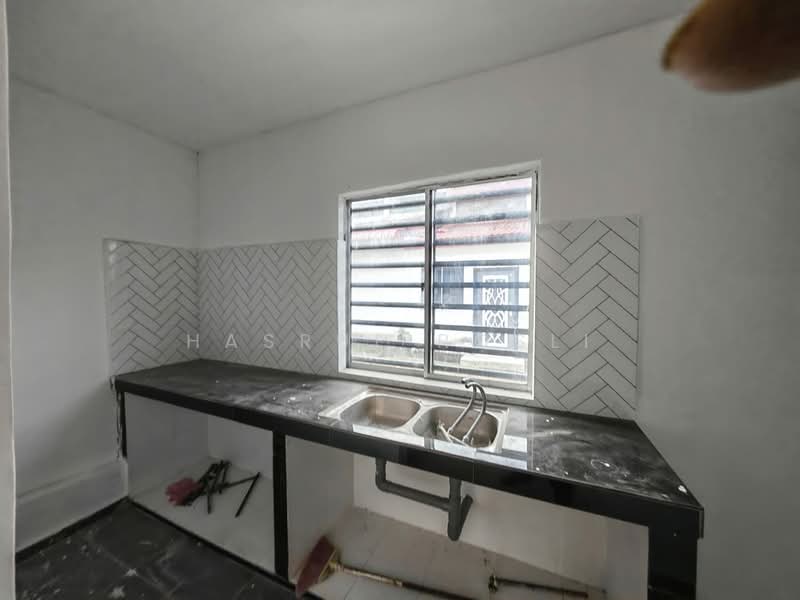 Rumah Teres 1 Tingkat untuk Dijual di Taman Desa Aman (Sungai Lalang) - Hasrul Rosli - Kitchen - PropertyGuru.com.my