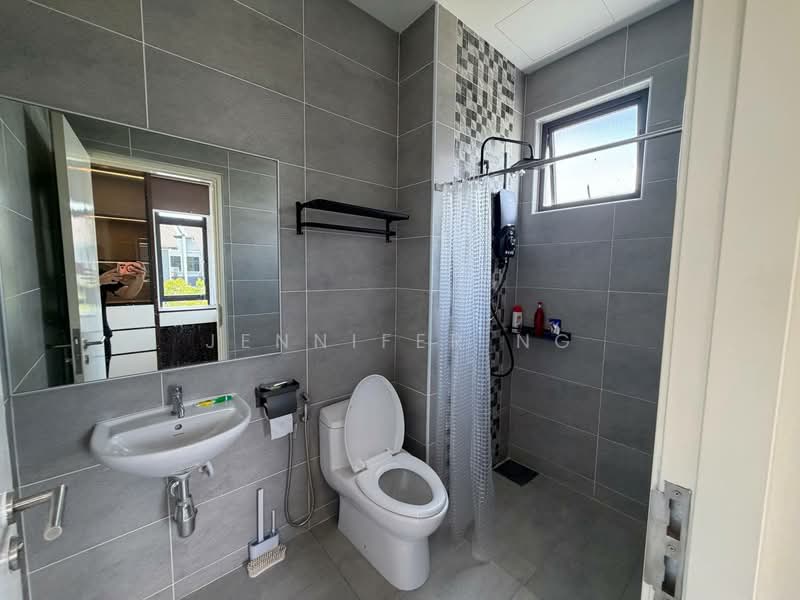 Semi-Detached House for Sale in Seksyen U1 (Glenmarie) - Jennifer Ng - Bathroom - PropertyGuru.com.my