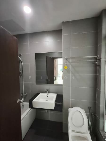 Kondominium untuk Disewa di KSL D'Esplanade Residence - Bill Toh - Bathroom - PropertyGuru.com.my
