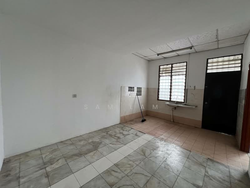 Rumah Teres 1 Tingkat untuk Dijual di Taman Klebang Restu (Chemor) - Sam Lam - Kitchen - PropertyGuru.com.my