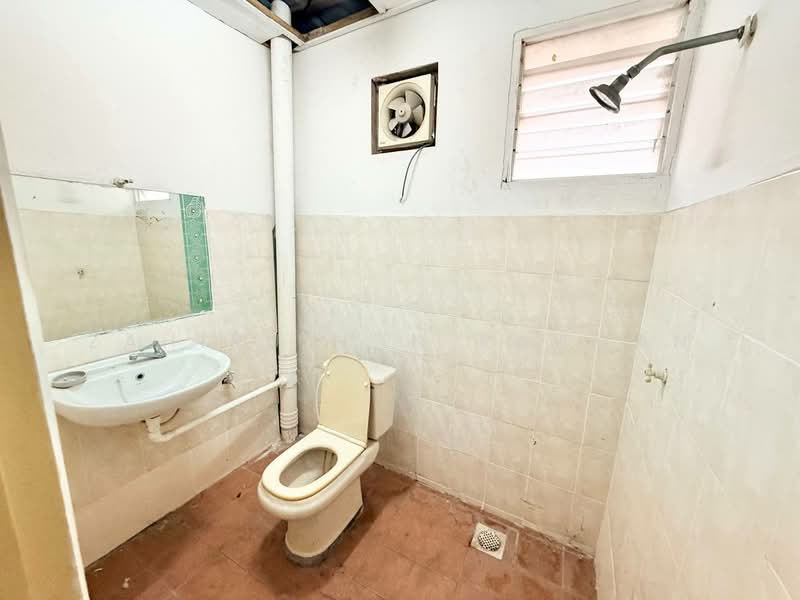 Terraced House for Sale in Bandar Mahkota Cheras (Cheras) - Zahiruddin Rahman - Bathroom - PropertyGuru.com.my