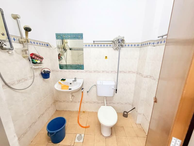 Terraced House for Sale in Bandar Mahkota Cheras (Cheras) - Zahiruddin Rahman - Bathroom - PropertyGuru.com.my