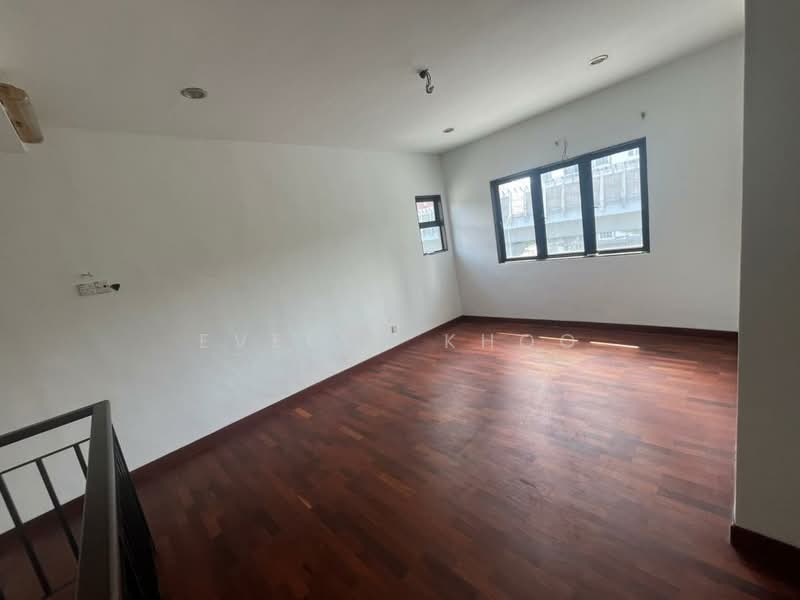 Rumah Berkembar untuk Dijual di Kota Damansara (Selangor) - Evelyn Khoo - Hallway - PropertyGuru.com.my
