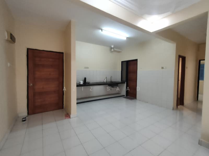 Apartment for Sale at Danau Sutera - Aziz Saad - Kitchen - PropertyGuru.com.my